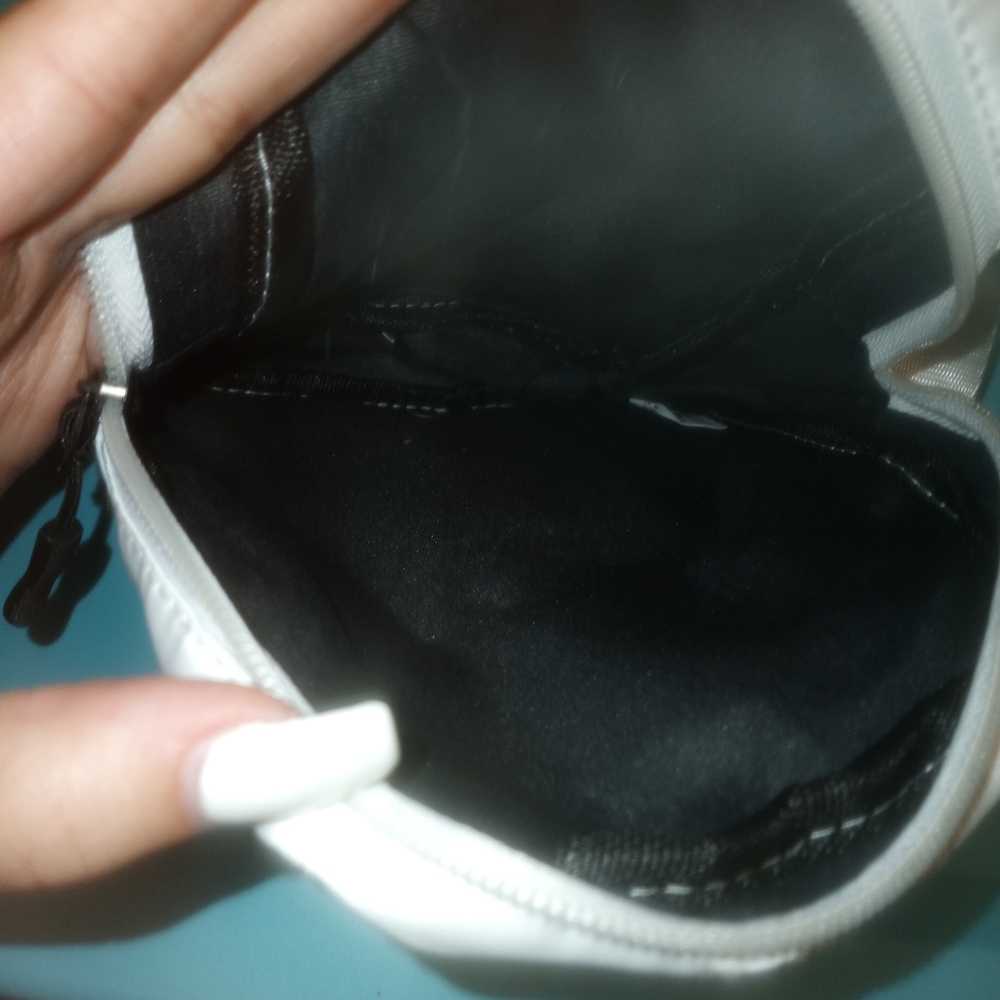Purse - Picture 3 of 3